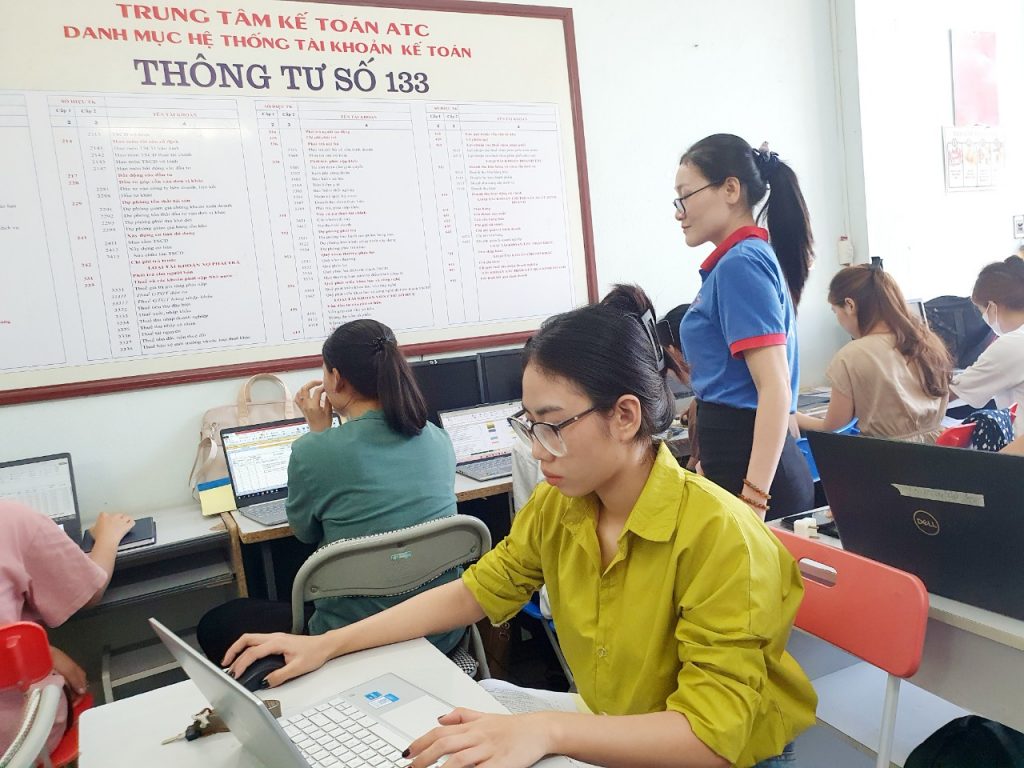 Hoc tin hoc tai thanh hoa Tại sao các nhà tuyển dụng luôn luôn đặt ra yêu cầu là ứng viên phải biết và giỏi tin học văn phòng dù tuyển ở bất