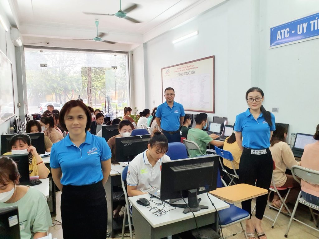 Học kế toán tại thanh hóa NGOÀI KIA BÃO TÁP MƯA SA...TRONG NÀY EM VẪN SAY SƯA HỌC HÀNH...Học kế toán tại thanh hóaKhông gì có thể ngăn