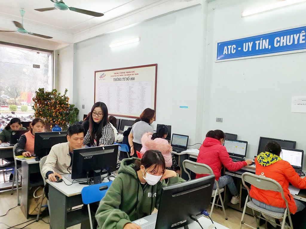 Trung tam ke toan o thanh hoa Những Chiến binh ATC ngày cận TẾT... Nhà bao việc, mưa gió vẫn đến học chăm chỉ ở ATCCHỈ CÓ THỂ LÀ CHẤT